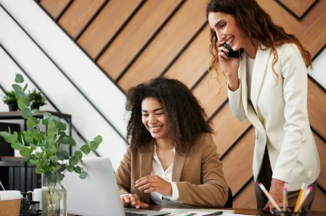 people-working-in-elegant-and-cozy-office-space (1)